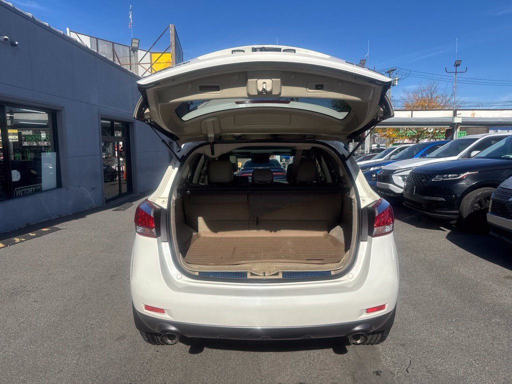 Used 2012 White Nissan SL image 29