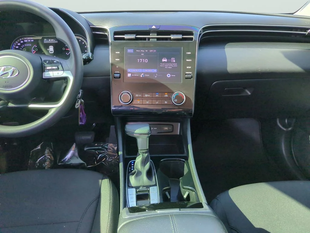 Used 2023 Silver Hyundai SE image 13
