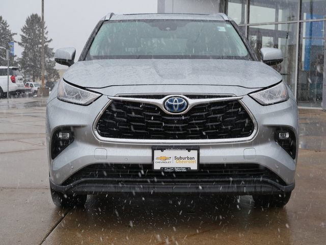 Used 2021 Toyota Highlander Limited with VIN 5TDXBRCH2MS021630 for sale in Eden Prairie, Minnesota
