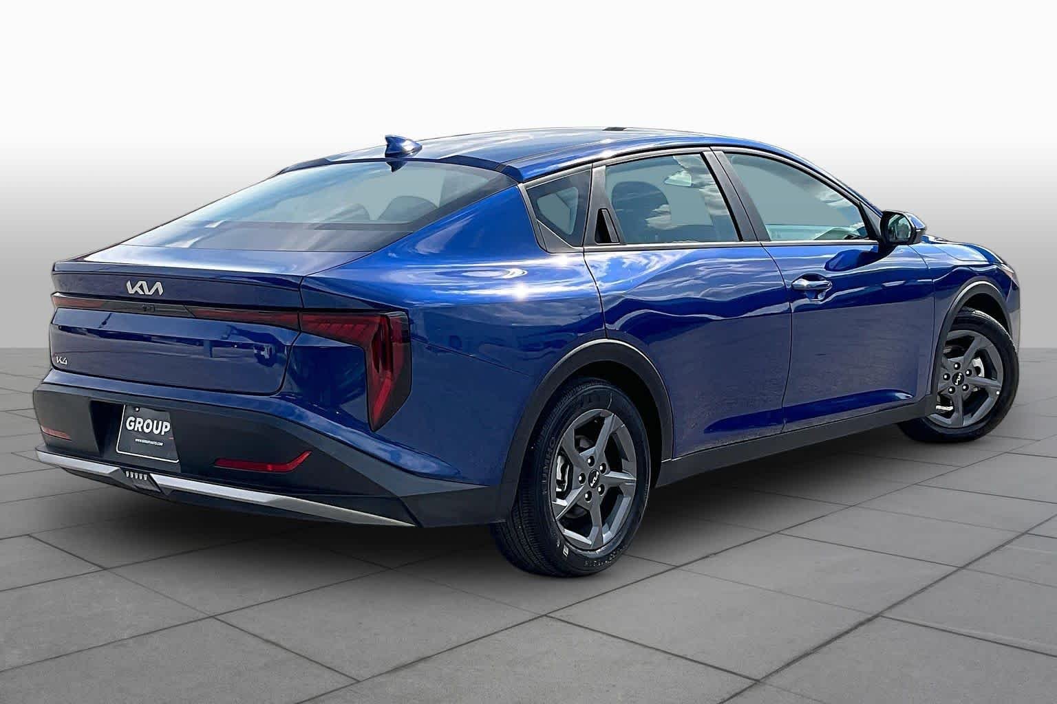 2025 Kia K4 LXS - Photo 12
