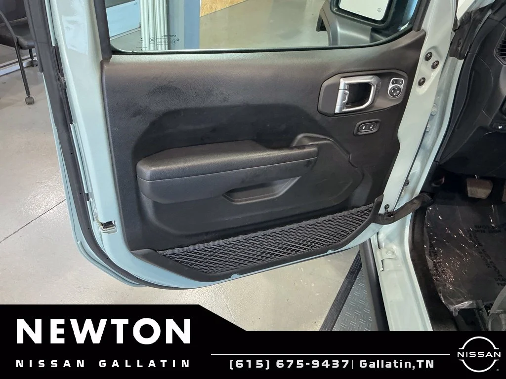 Used 2024 Earl Clearcoat Jeep Willys 4xe image 45