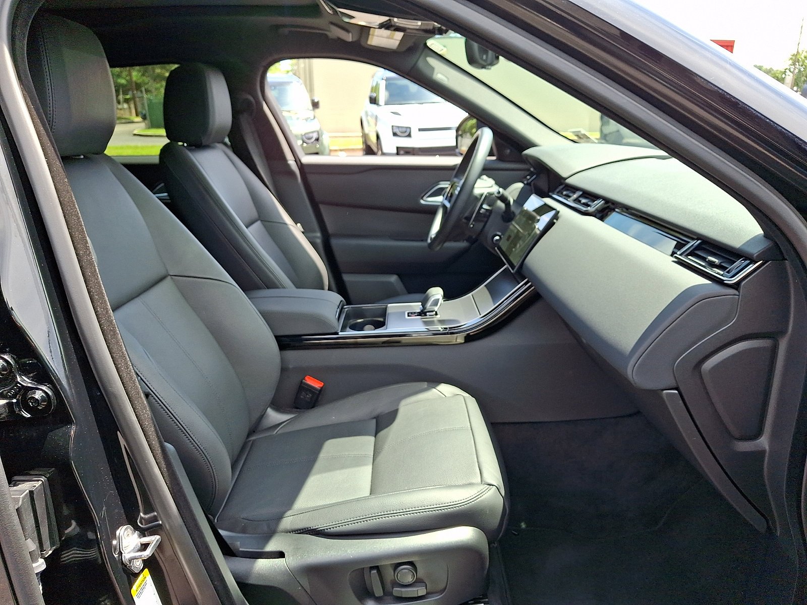 Used 2026 Santorini Black Metallic   1Ag Land Rover S image 25