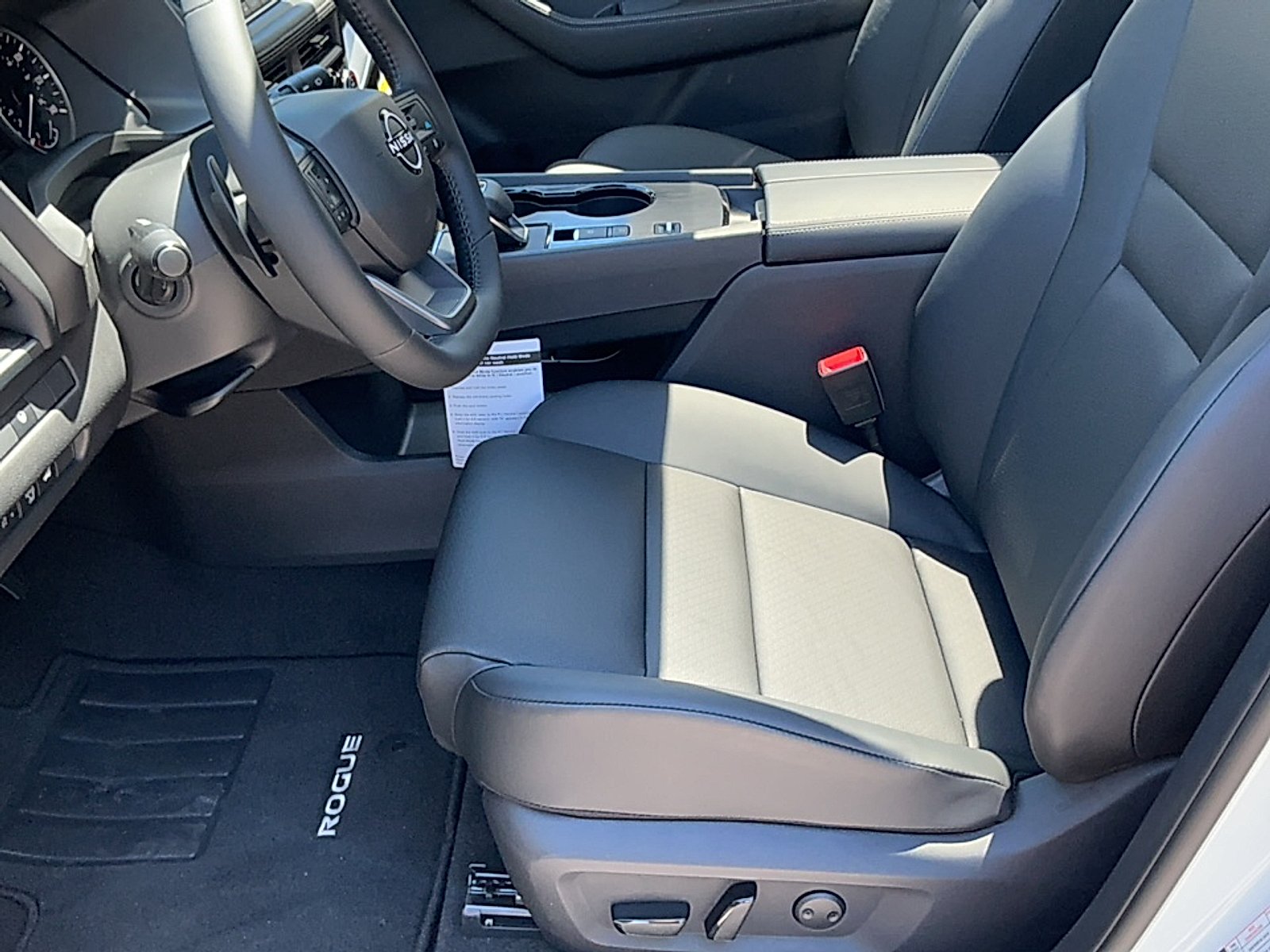 New 2026 Everest White Pearl Tricoat Nissan Dark Armor image 14