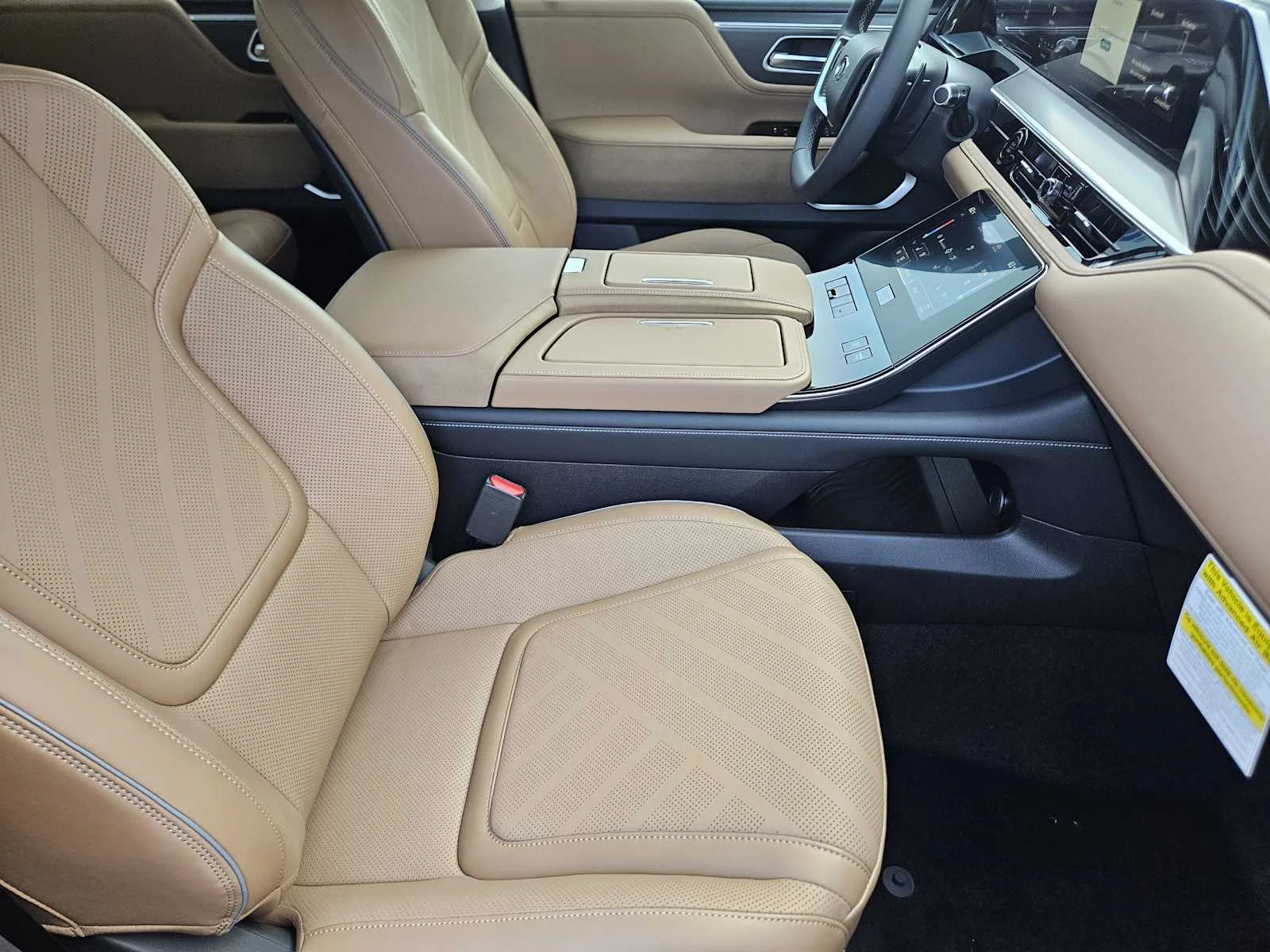 New 2027 BLACK OBSIDIAN INFINITI Luxe 2WD image 9