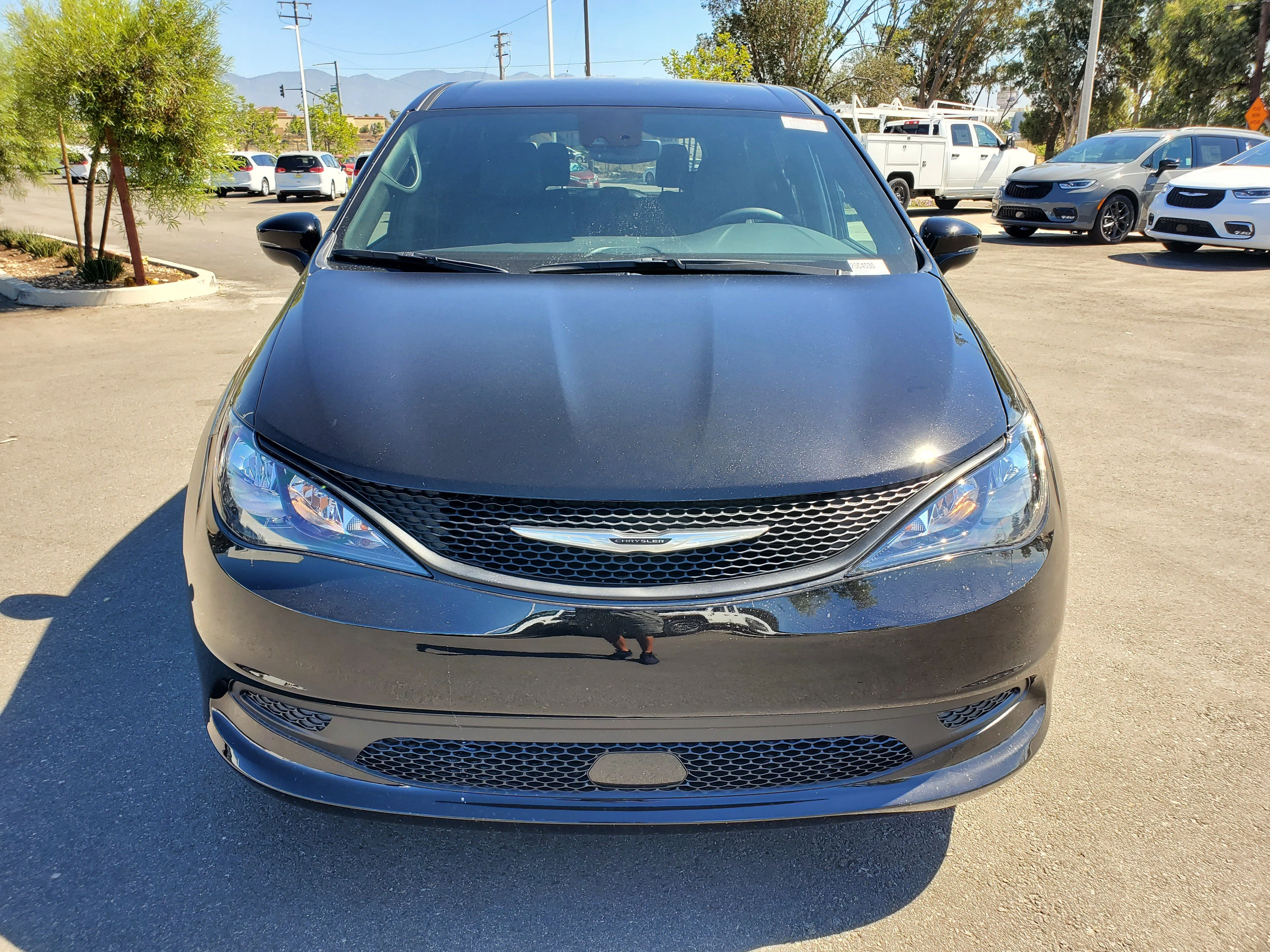 New 2026 Diamond Black Crystal Pearl-Coat Exterior Paint Chrysler LX image 9