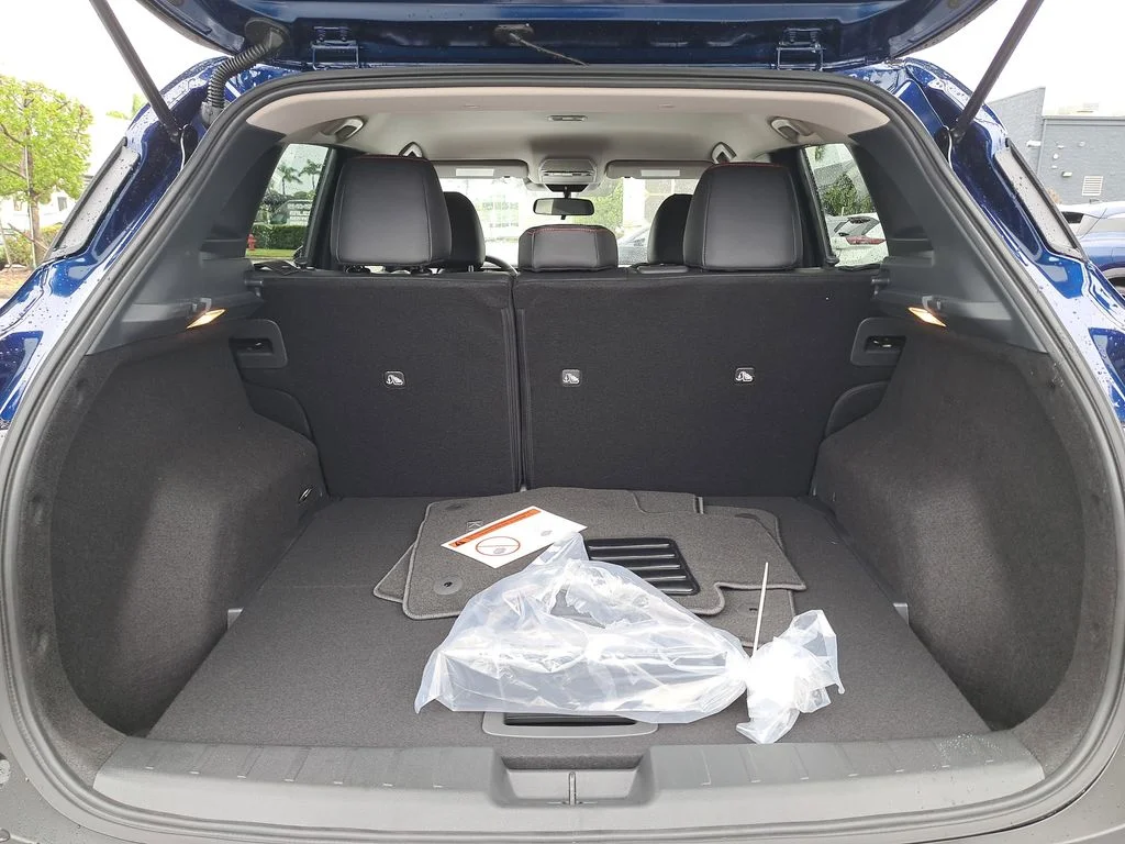 2026 Nissan KICKS SR - Photo 10