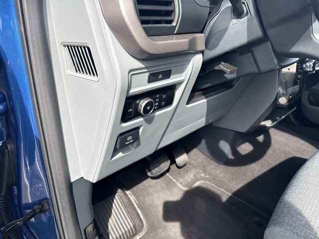 Used 2025 Atlas Blue Metallic Ford XLT image 29