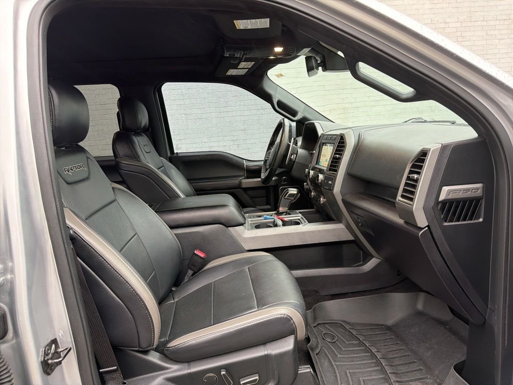 2017 Ford F-150 Raptor - Photo 12