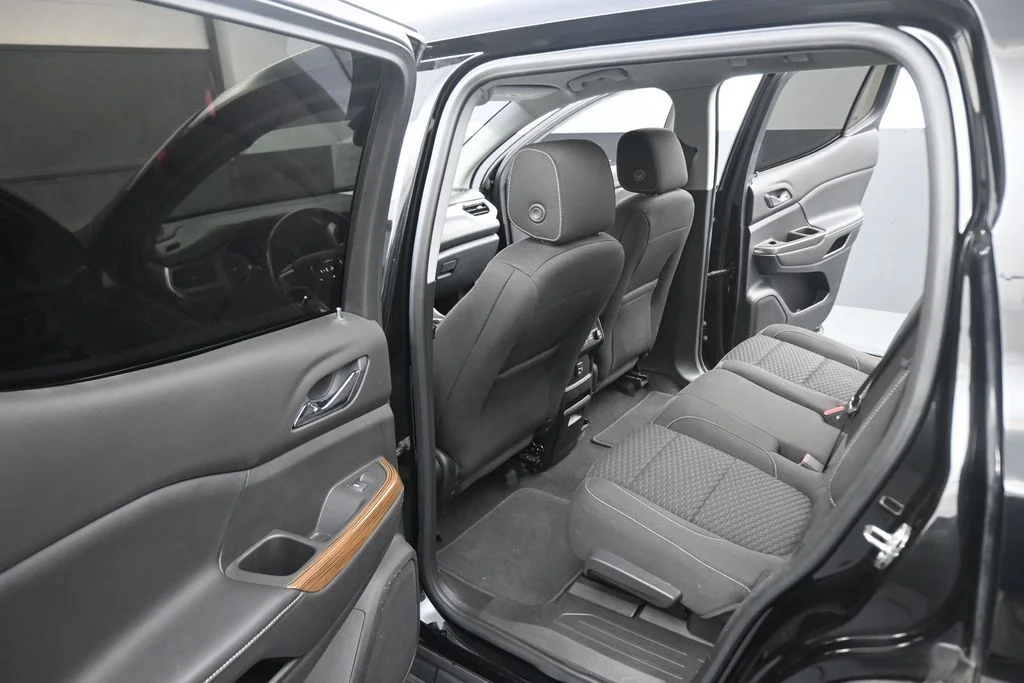 Used 2019 Black GMC SLE-1 image 42