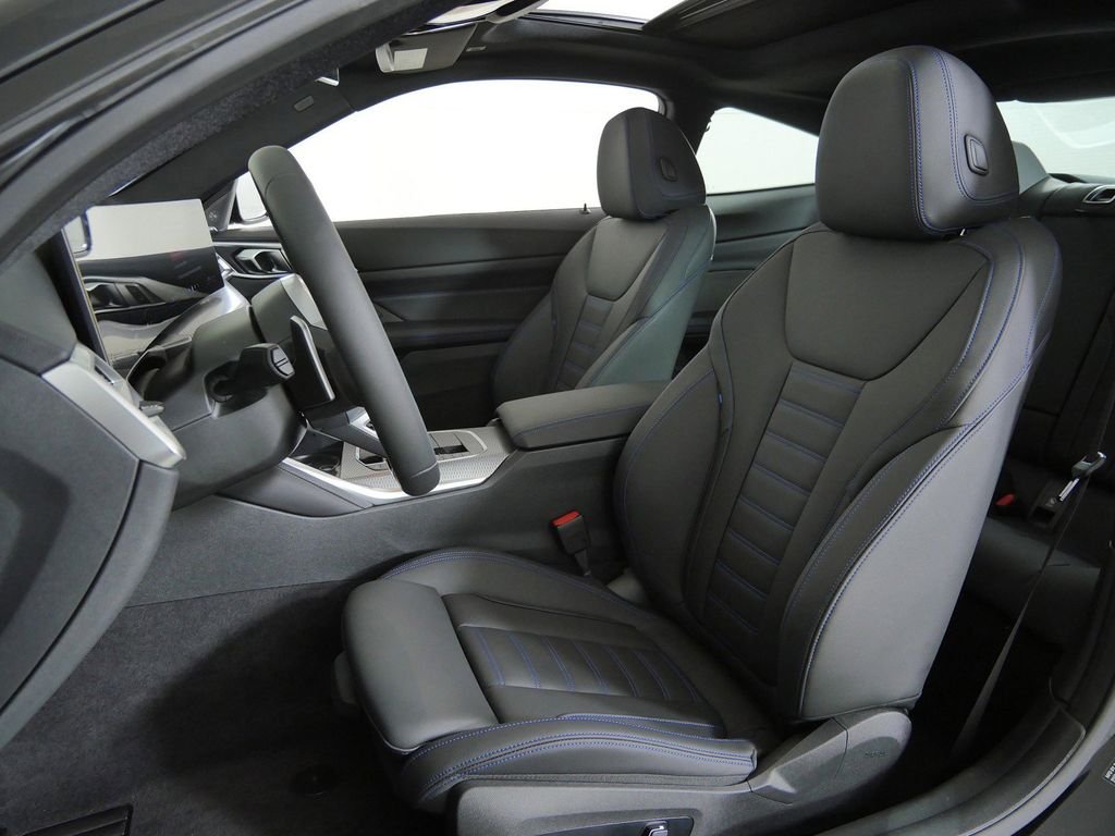 New 2027 Black Sapphire Metallic BMW M440i xDrive image 30