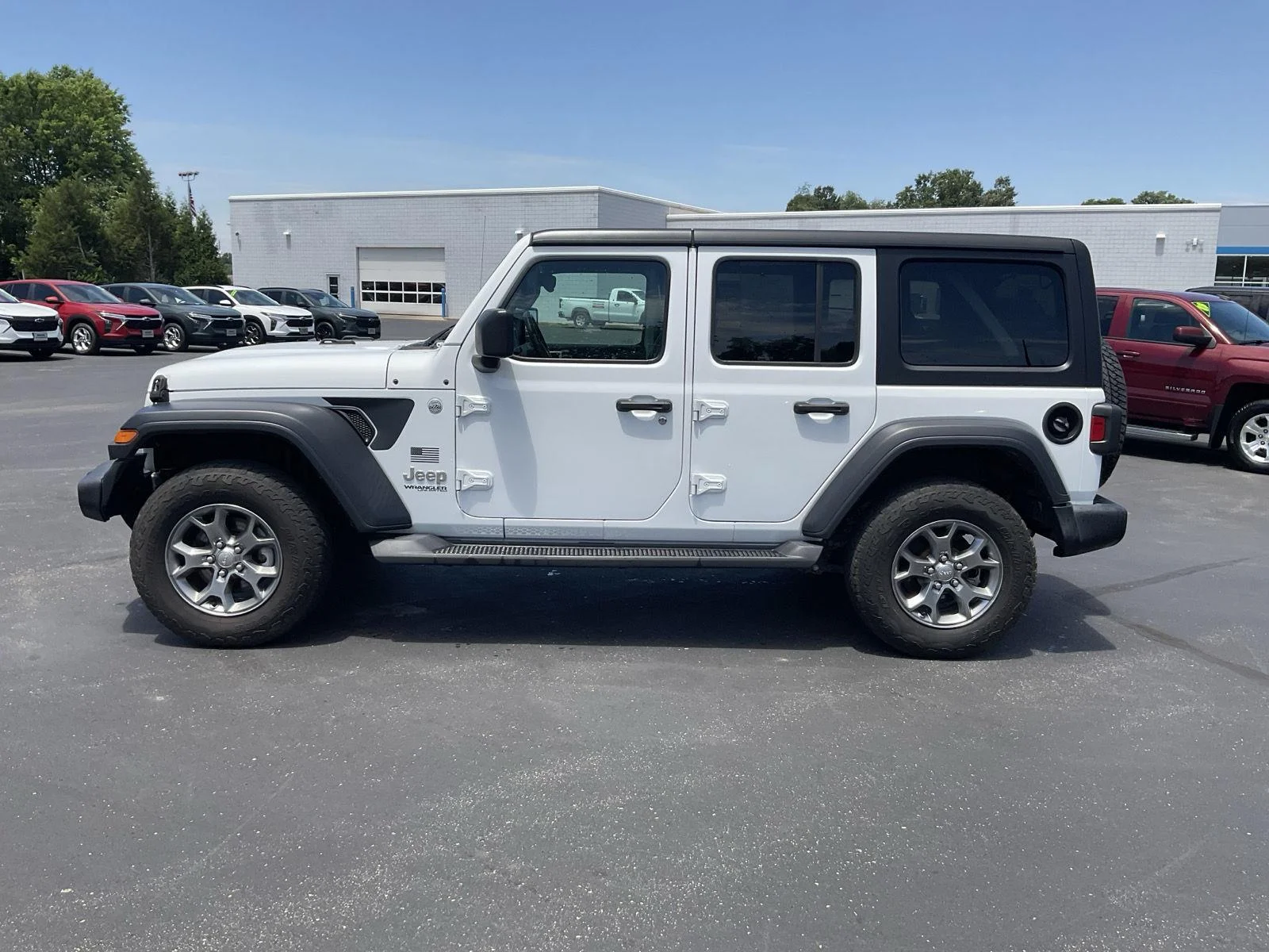 Used 2020 Bright White Clearcoat Jeep Freedom image 4