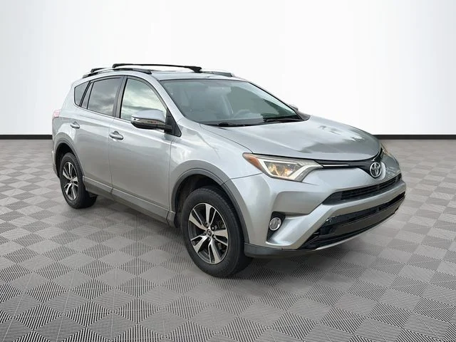 Used 2016 Silver Toyota XLE image 1