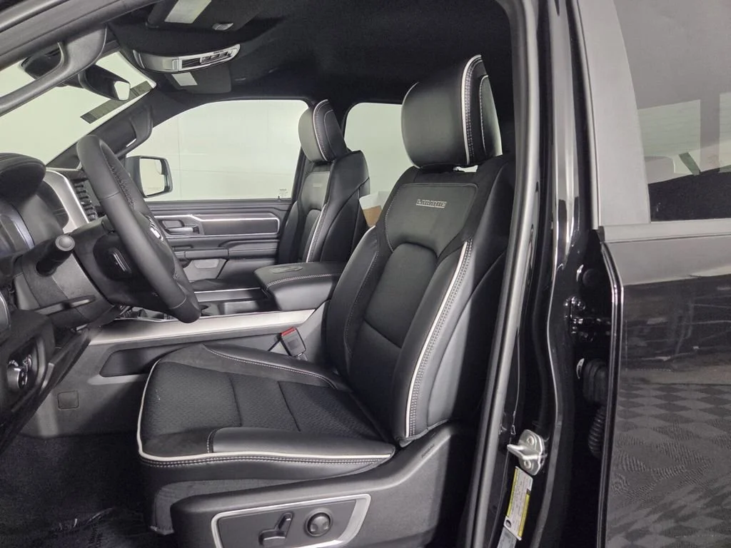 New 2026 Diamond Black Crystal Pearl-Coat Exterior Paint RAM Laramie image 10