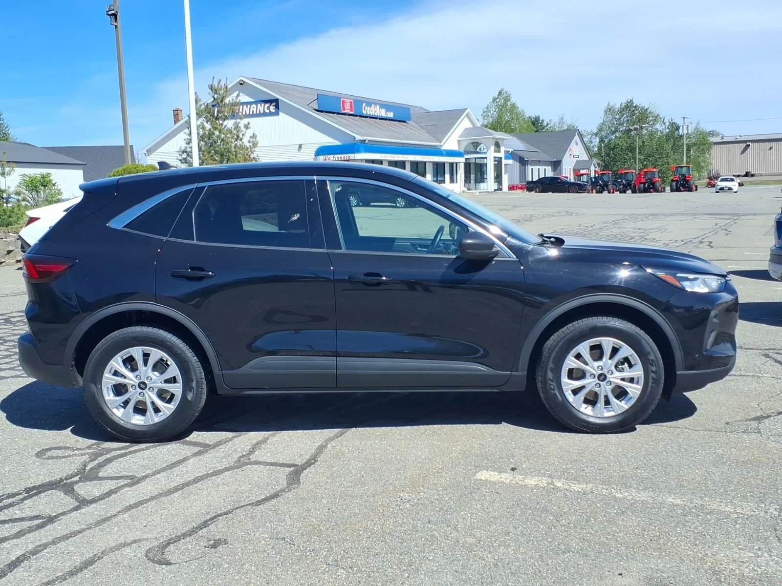 Used 2024 Black Metallic Ford Active image 4
