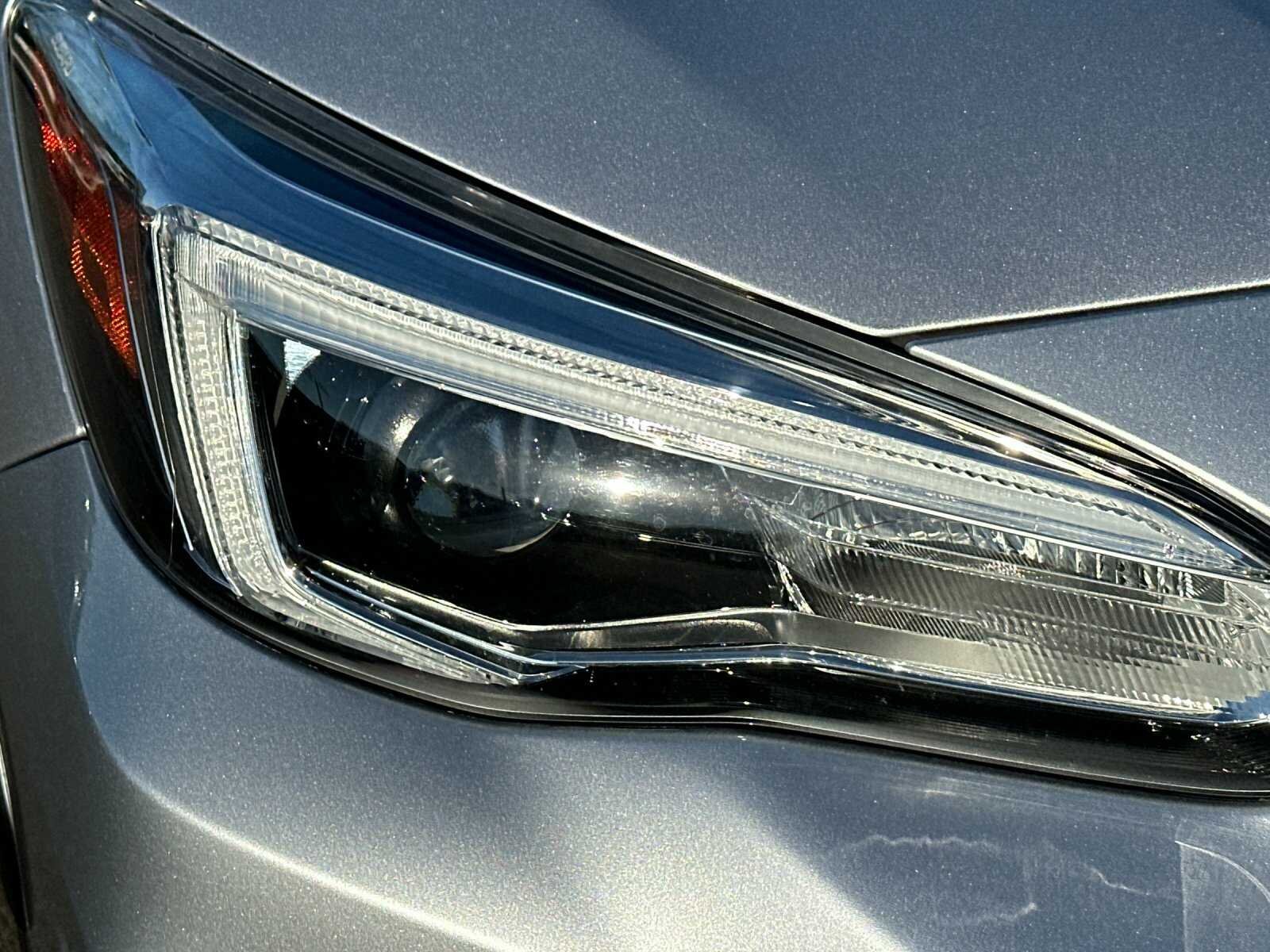 Used 2020 Ice Silver Metallic Subaru Limited 4D Sport Utility image 31