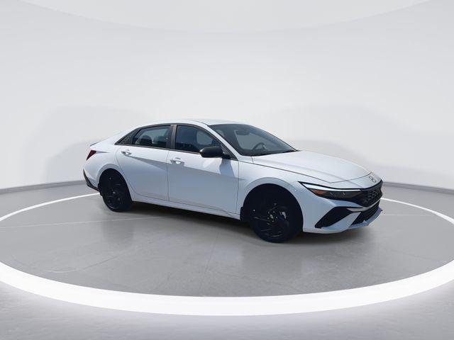 New 2026 White Hyundai SEL Sport image 2