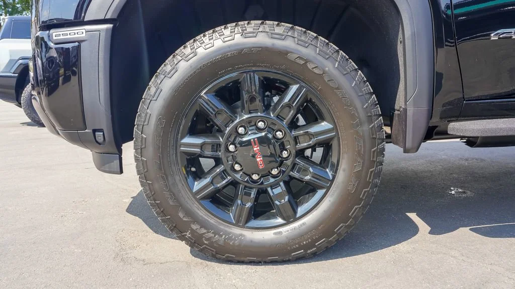 2026 GMC Sierra 2500HD AT4 - Photo 7