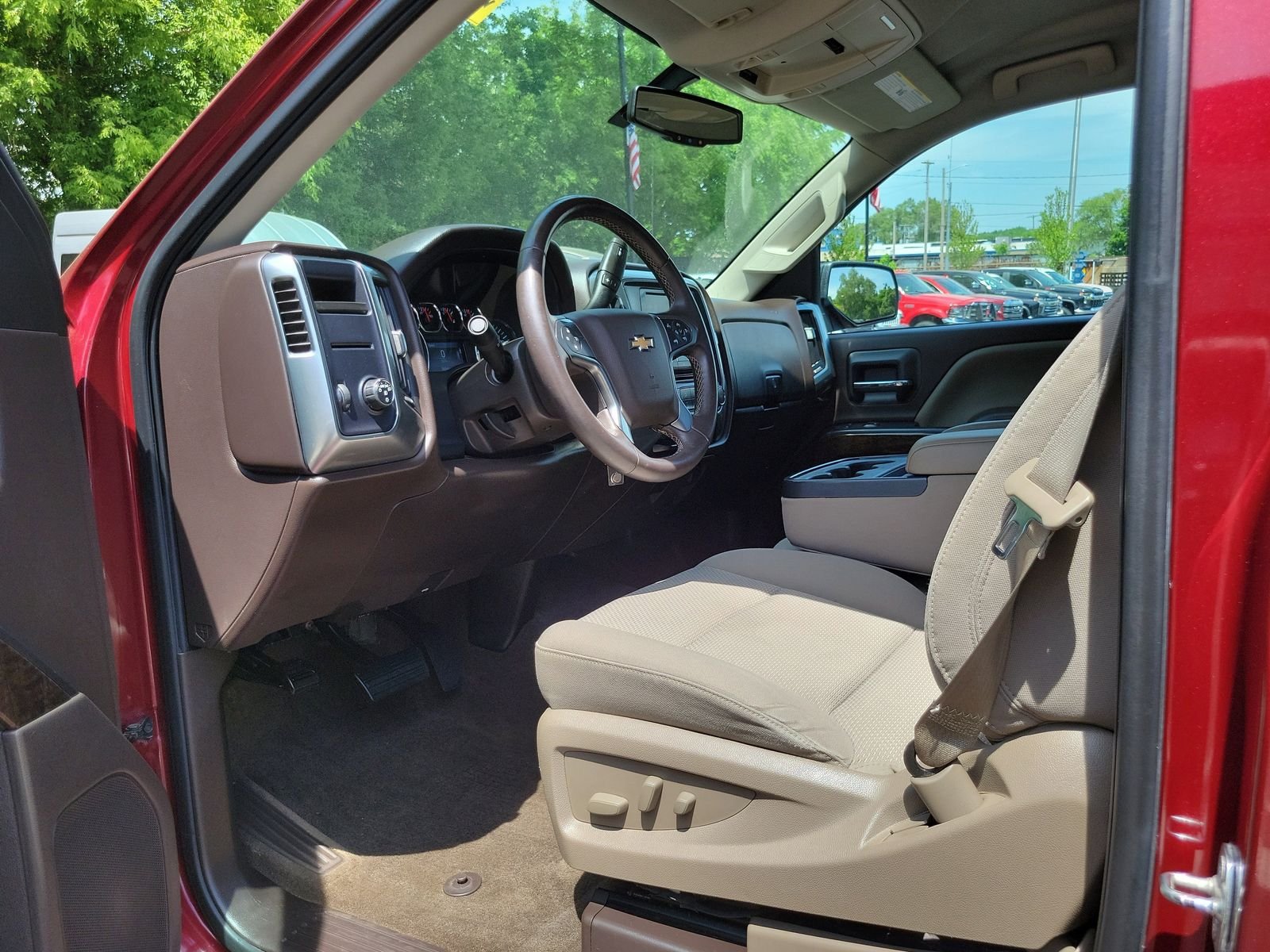 Used 2014 Red Chevrolet LT image 9