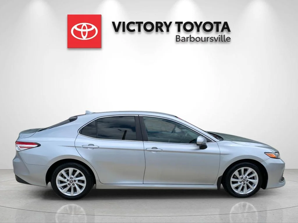 Used 2022 Silver Toyota LE image 6