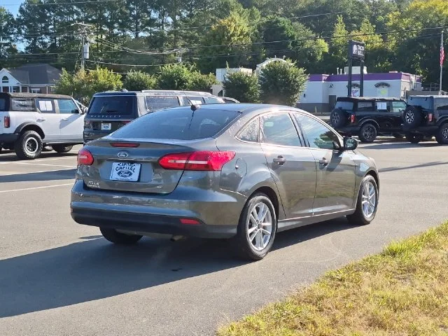 Used 2018 Gray Ford SE image 13