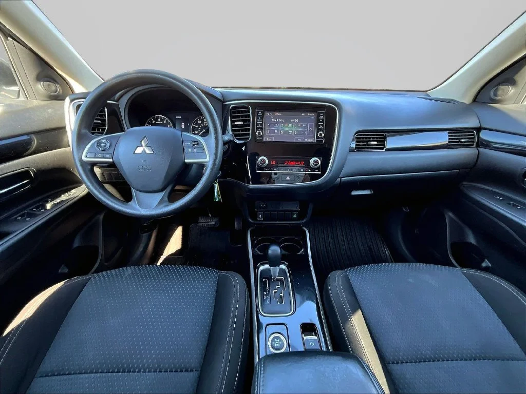 Used 2020 White Mitsubishi ES image 8