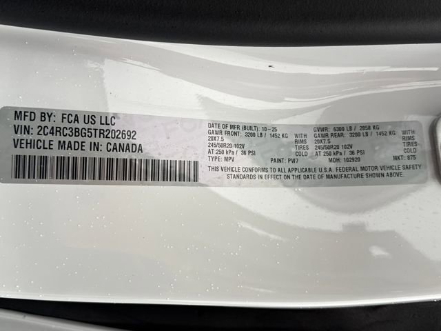 New 2026 Bright White Clear-Coat Exterior Paint Chrysler Select image 18