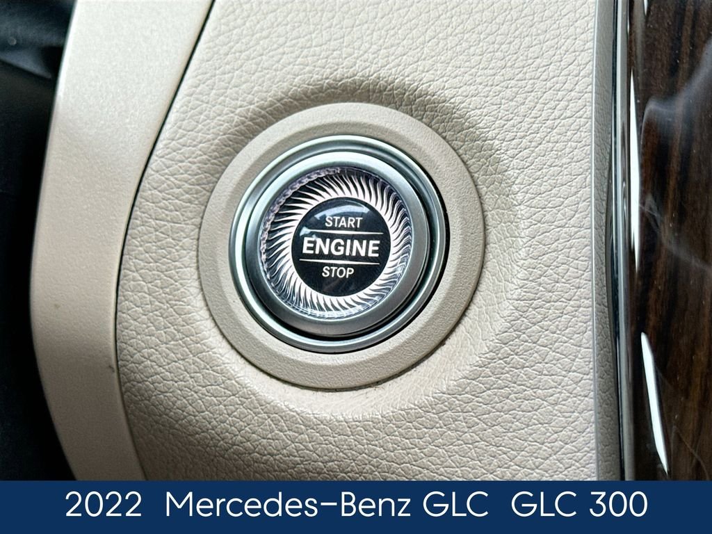 Used 2022  Mercedes-Benz GLC 300 image 22