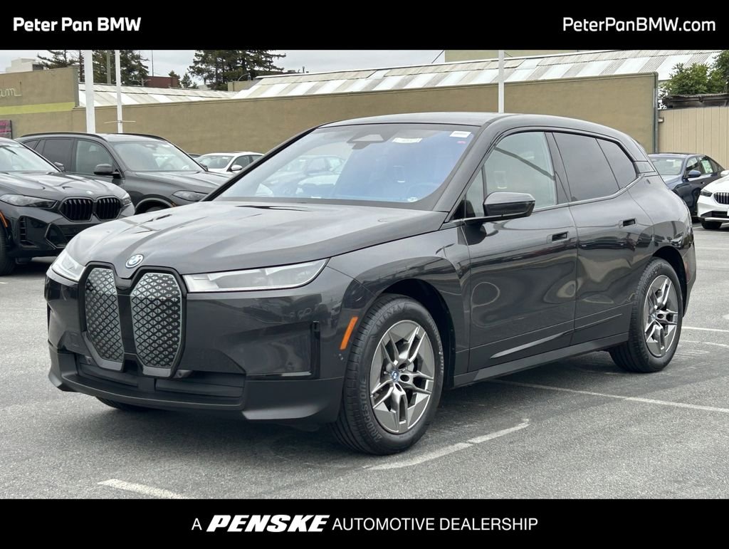 2023 BMW iX xDrive50's photo