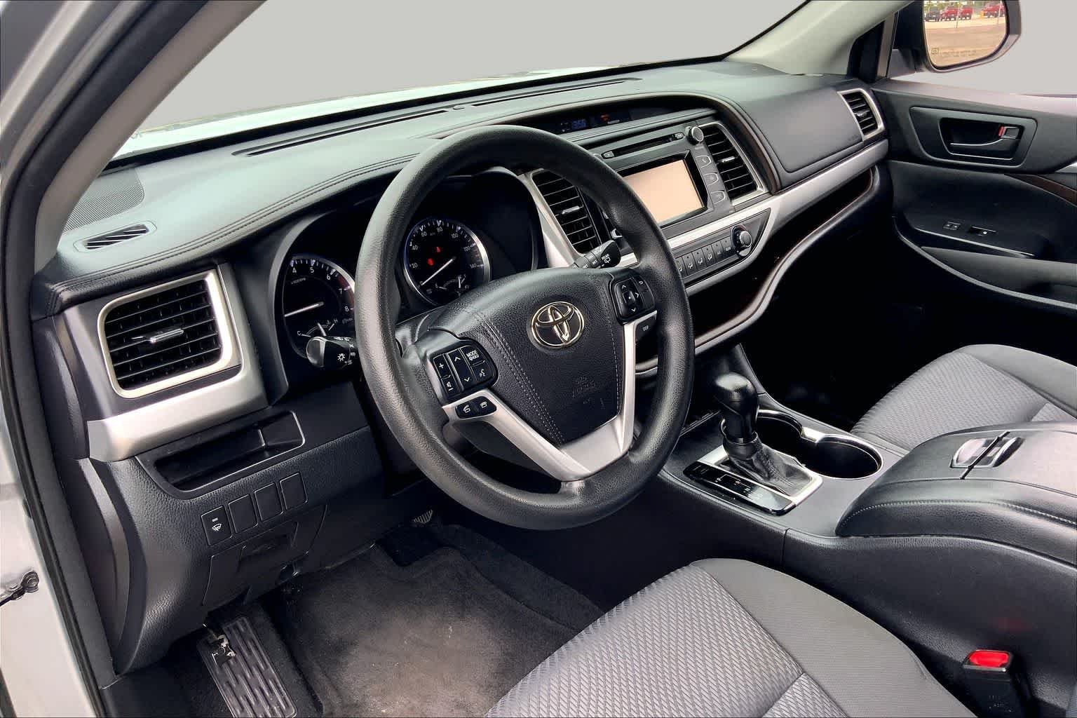 Used 2016 Silver Sky Metallic Toyota LE image 17