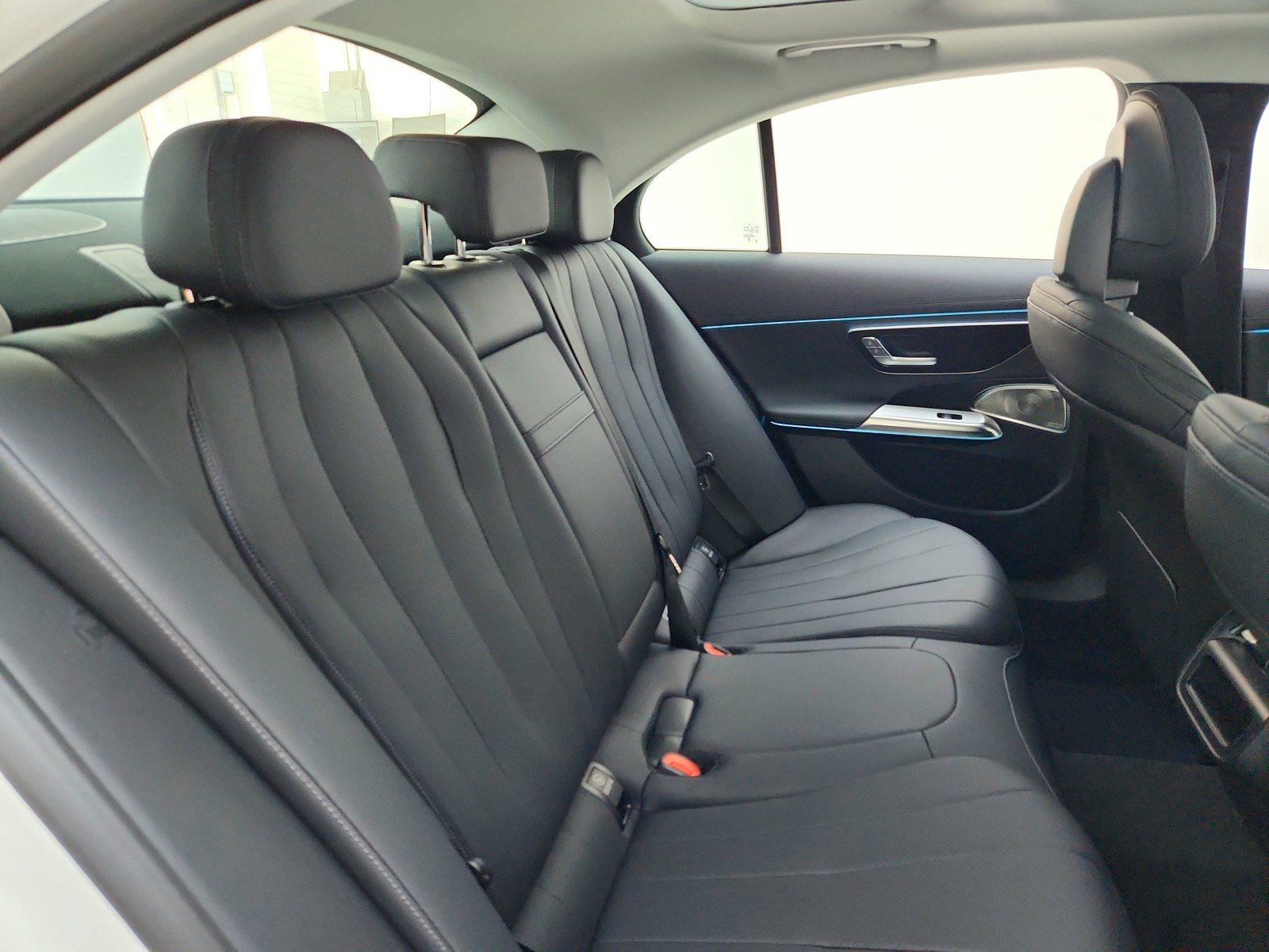 New 2026 Polar White Mercedes-Benz E 350 RWD Sedan image 21