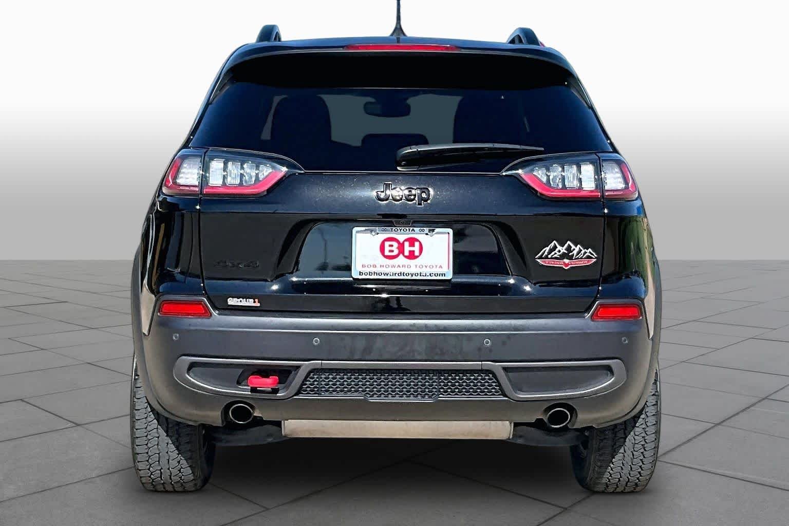 Pre-Owned 2023 Jeep Cherokee Trailhawk