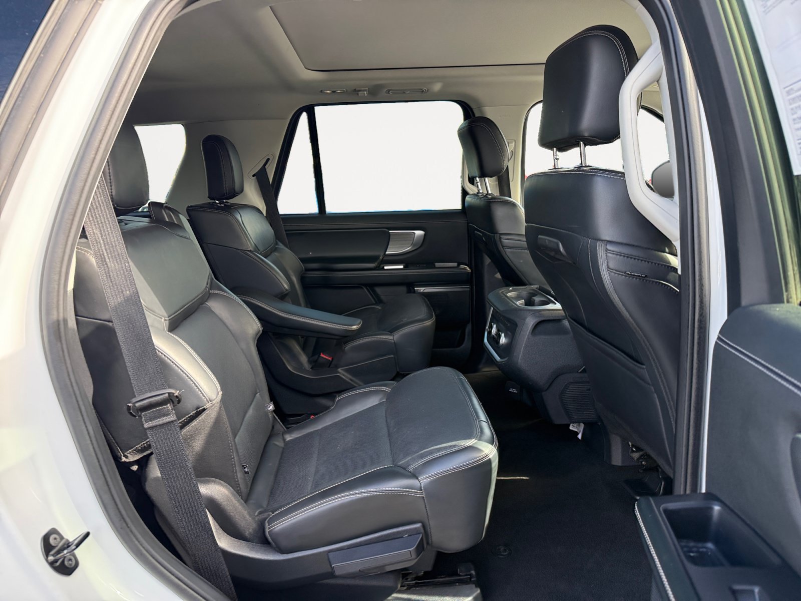 Certified Used 2025 Oxford White Ford Platinum image 18