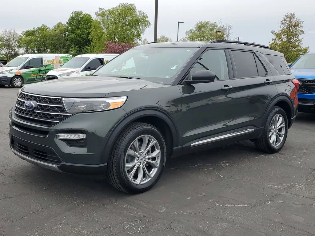 Vehicle Image 2