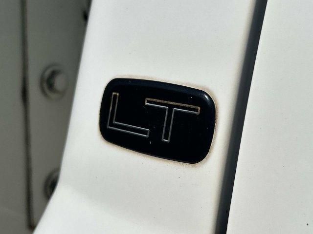 Used 2007 White Chevrolet LT image 6