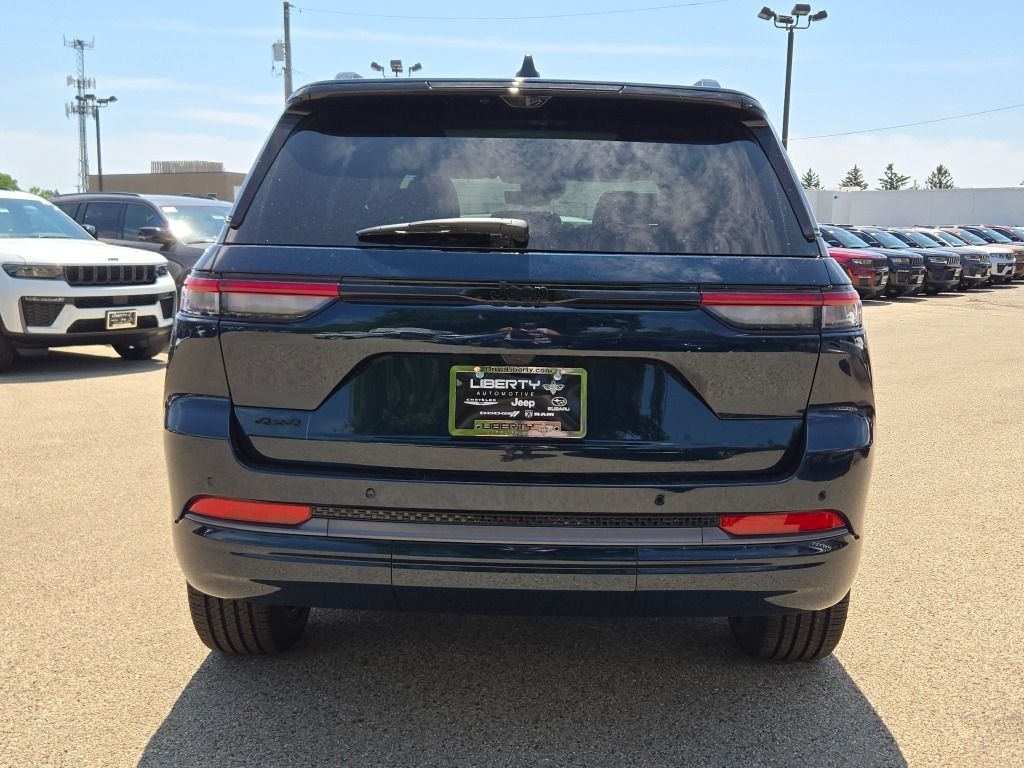 New 2026 Fathom Blue Pearl-Coat Exterior Paint Jeep Limited Reserve image 14