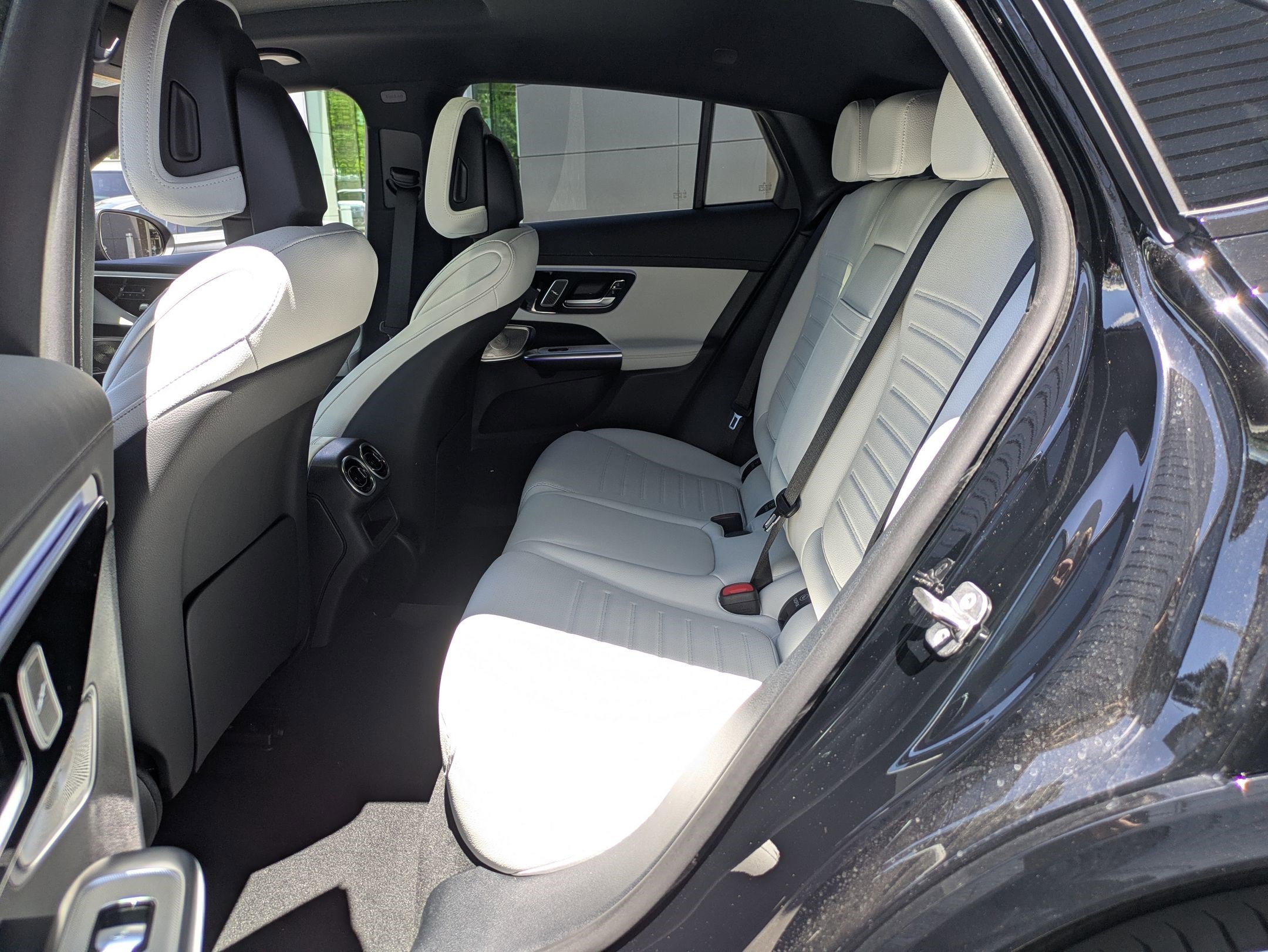 New 2026 Black Mercedes-Benz GLC 300 image 32