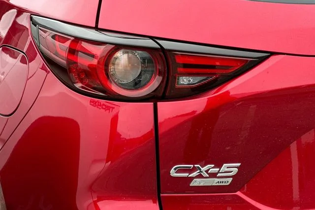 Used 2019 Red Mazda Signature image 7