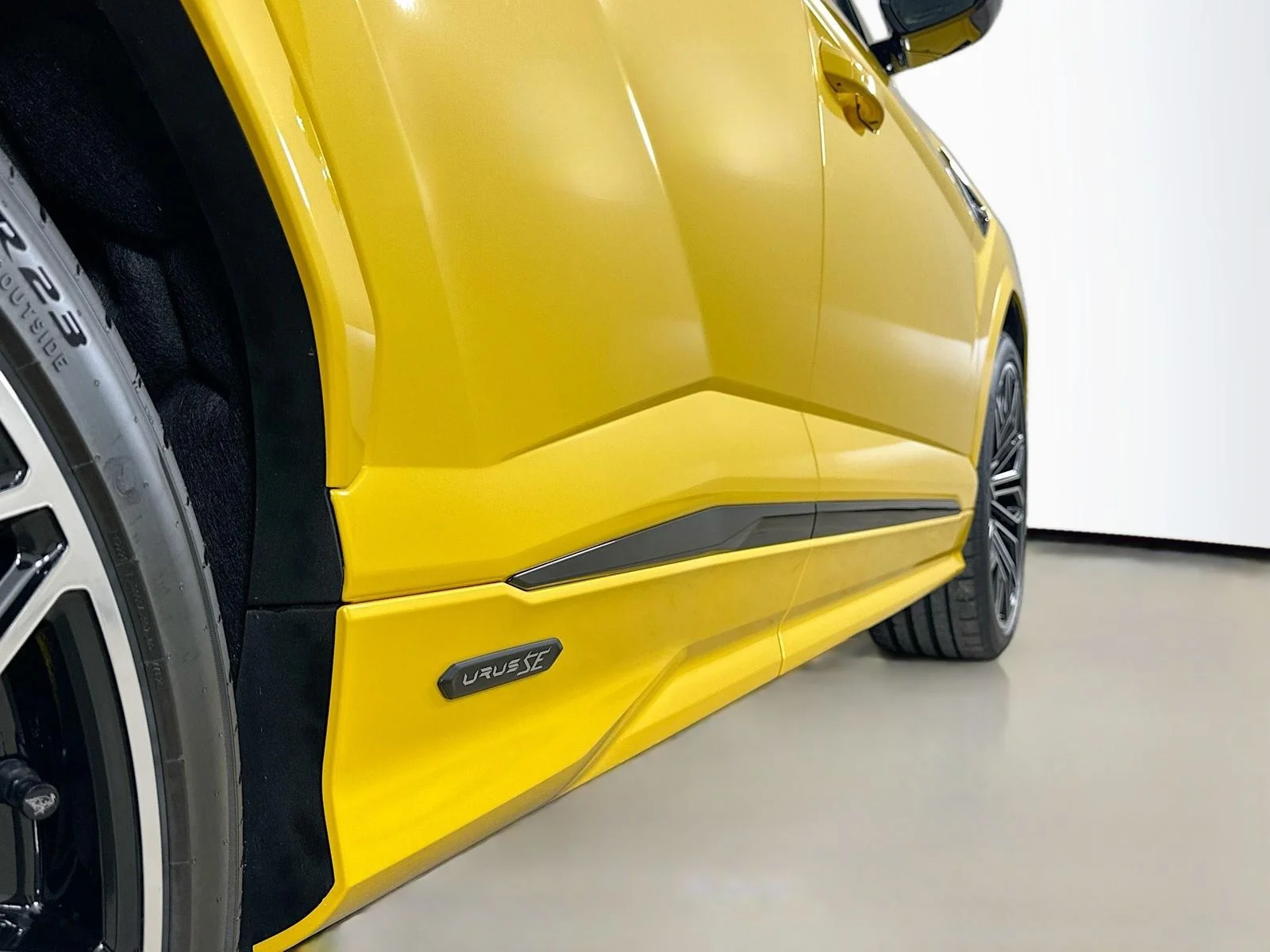 Used 2025 Yellow Lamborghini  image 67