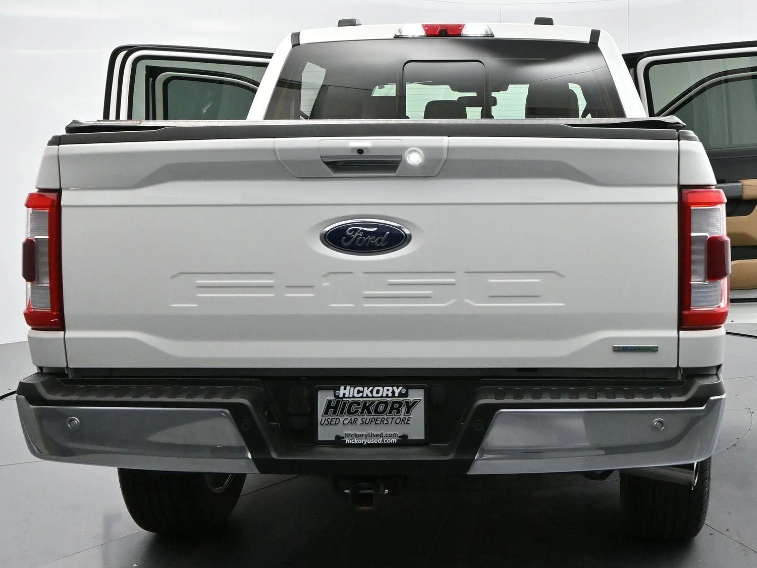 Used 2022 Star White Metallic Tri-Coat Ford LARIAT image 46