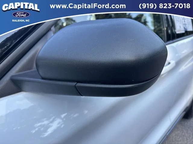 Used 2021 White Ford XLT image 12