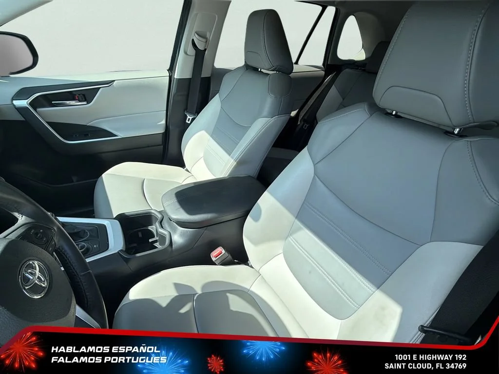 Used 2022 Black Toyota XLE Premium image 20