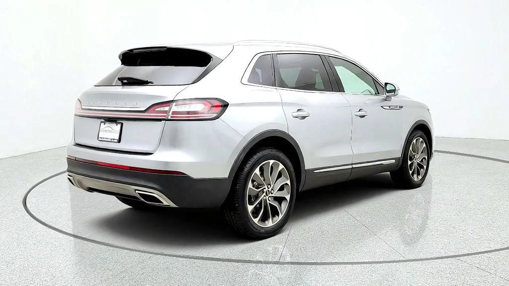 Used 2023 Silver Radiance Metallic Clearcoat Lincoln Reserve AWD w/ 20