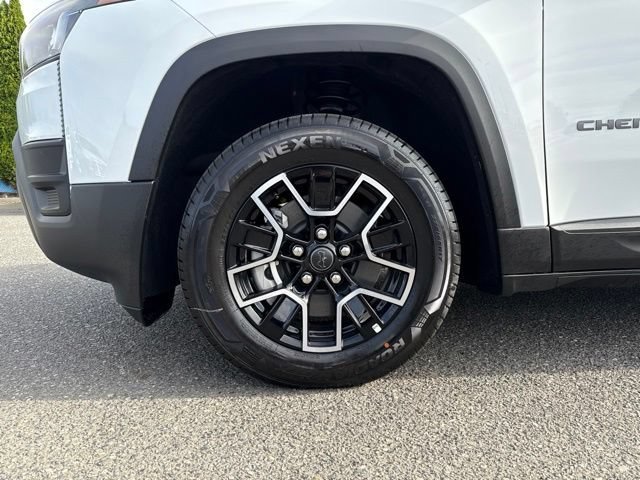 New 2026 Bright White Clear-Coat Exterior Paint Jeep Base image 9
