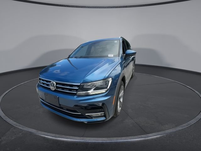 Used 2019 Blue Volkswagen 2.0T SEL R-Line image 3