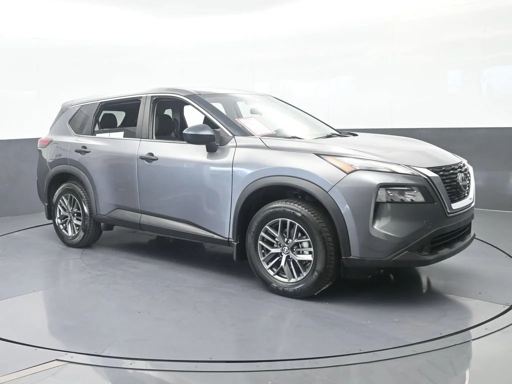 Used 2021 Gray Nissan S image 8
