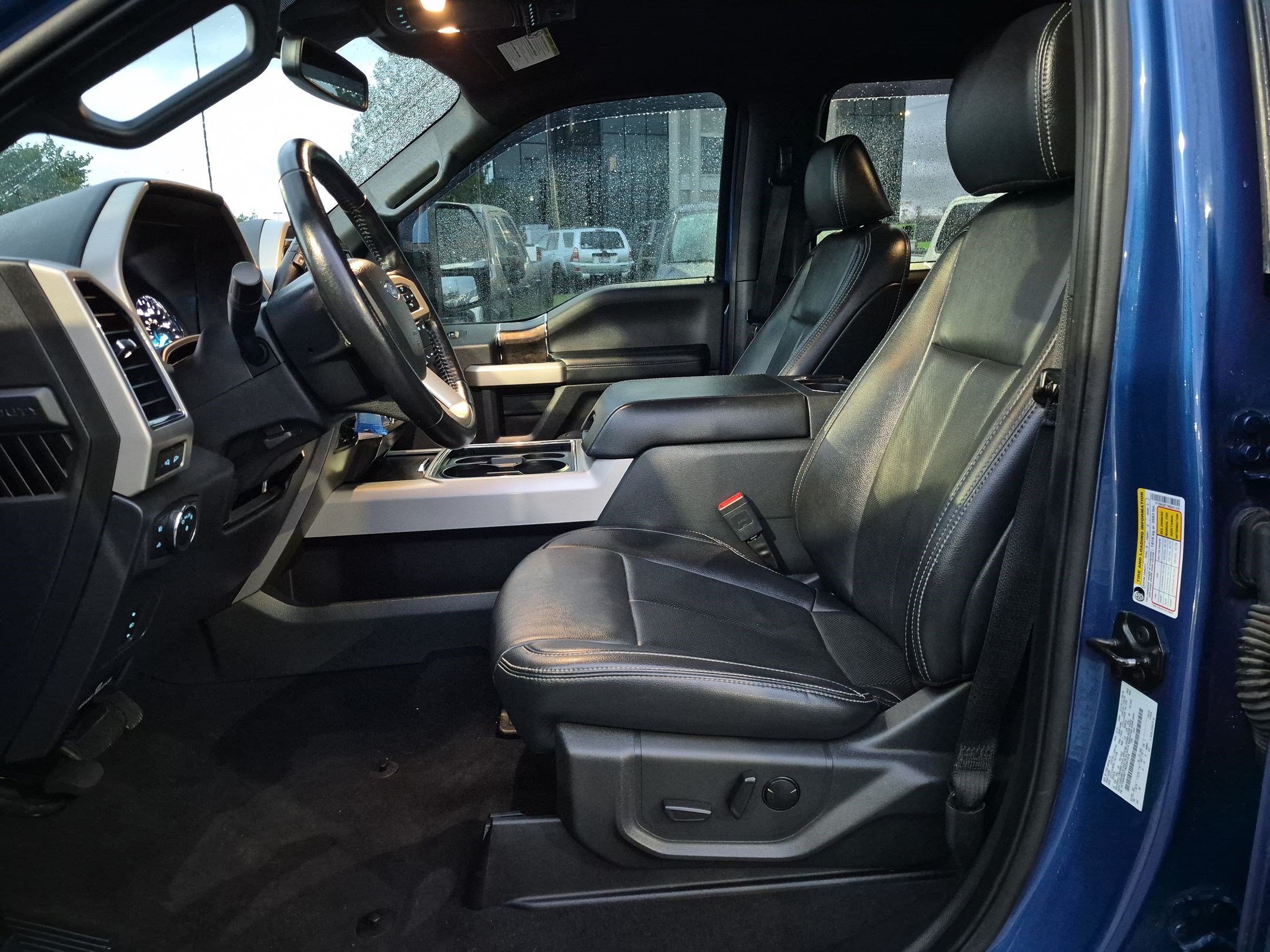 Used 2022 Blue Metallic Ford LARIAT image 15