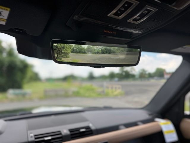 New 2026 Woolstone Green Land Rover X-Dynamic SE image 18