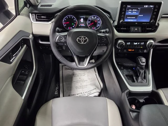 Used 2021 Silver Toyota XLE Premium image 7