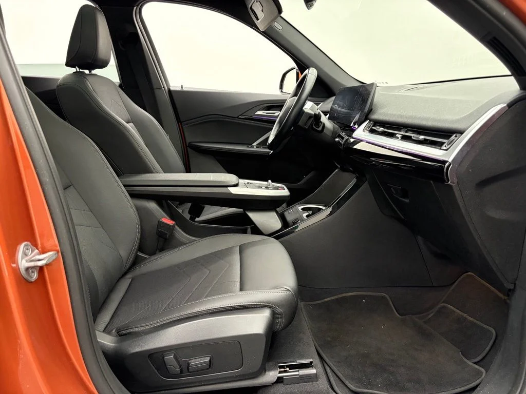 Used 2023 Utah Orange Metallic BMW xDrive28i image 35