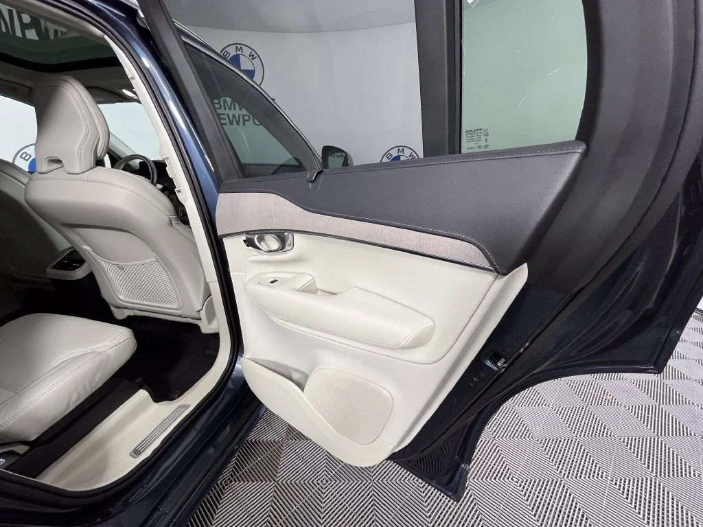 Used 2025 Denim Blue Metallic Volvo B6 Ultra image 27